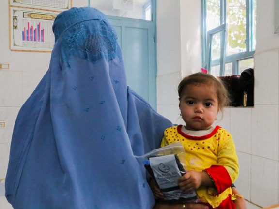Post-natal-check-up-Afghanistan-pic-3-1024x683